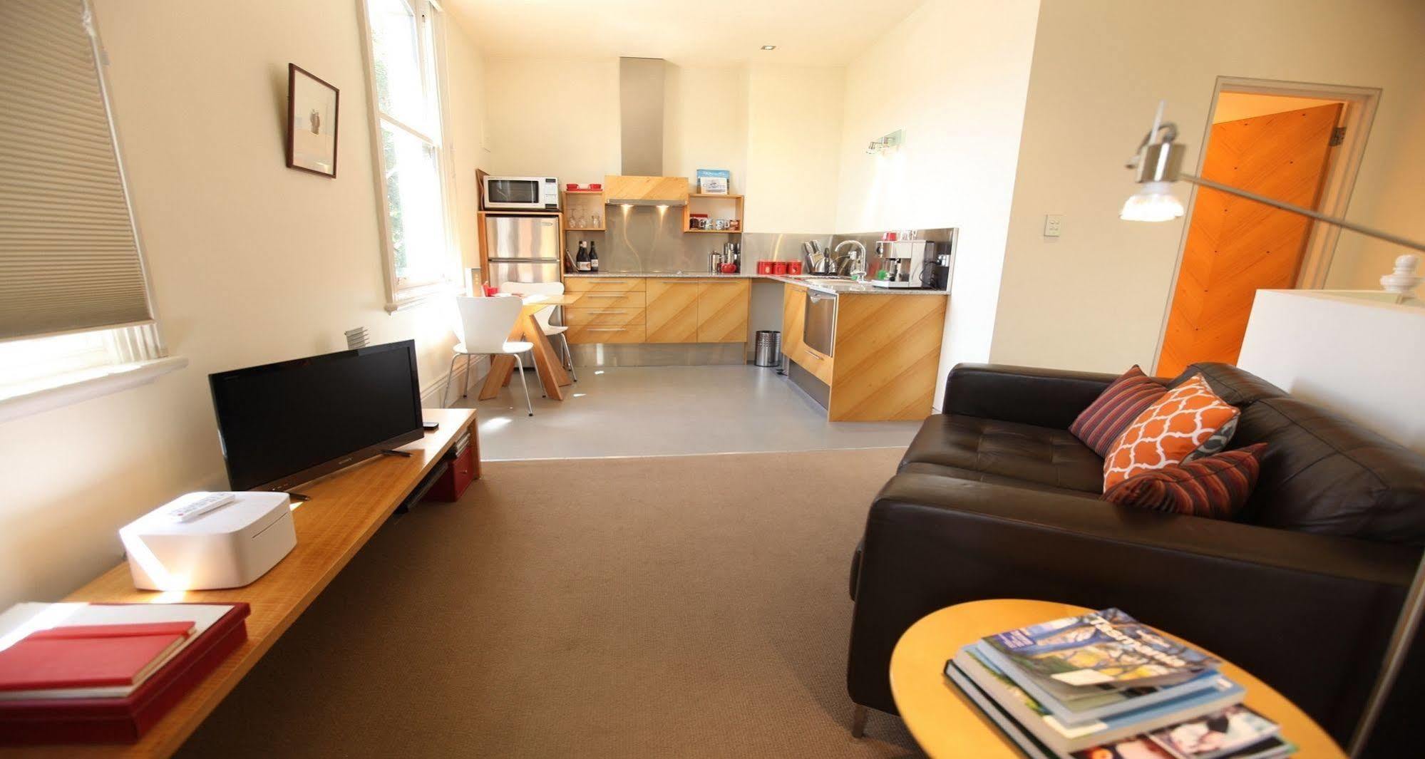 Twofourtwo Boutique Apartments Launceston Dış mekan fotoğraf
