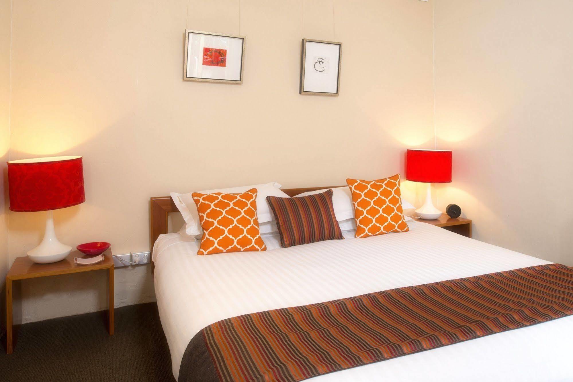 Twofourtwo Boutique Apartments Launceston Dış mekan fotoğraf