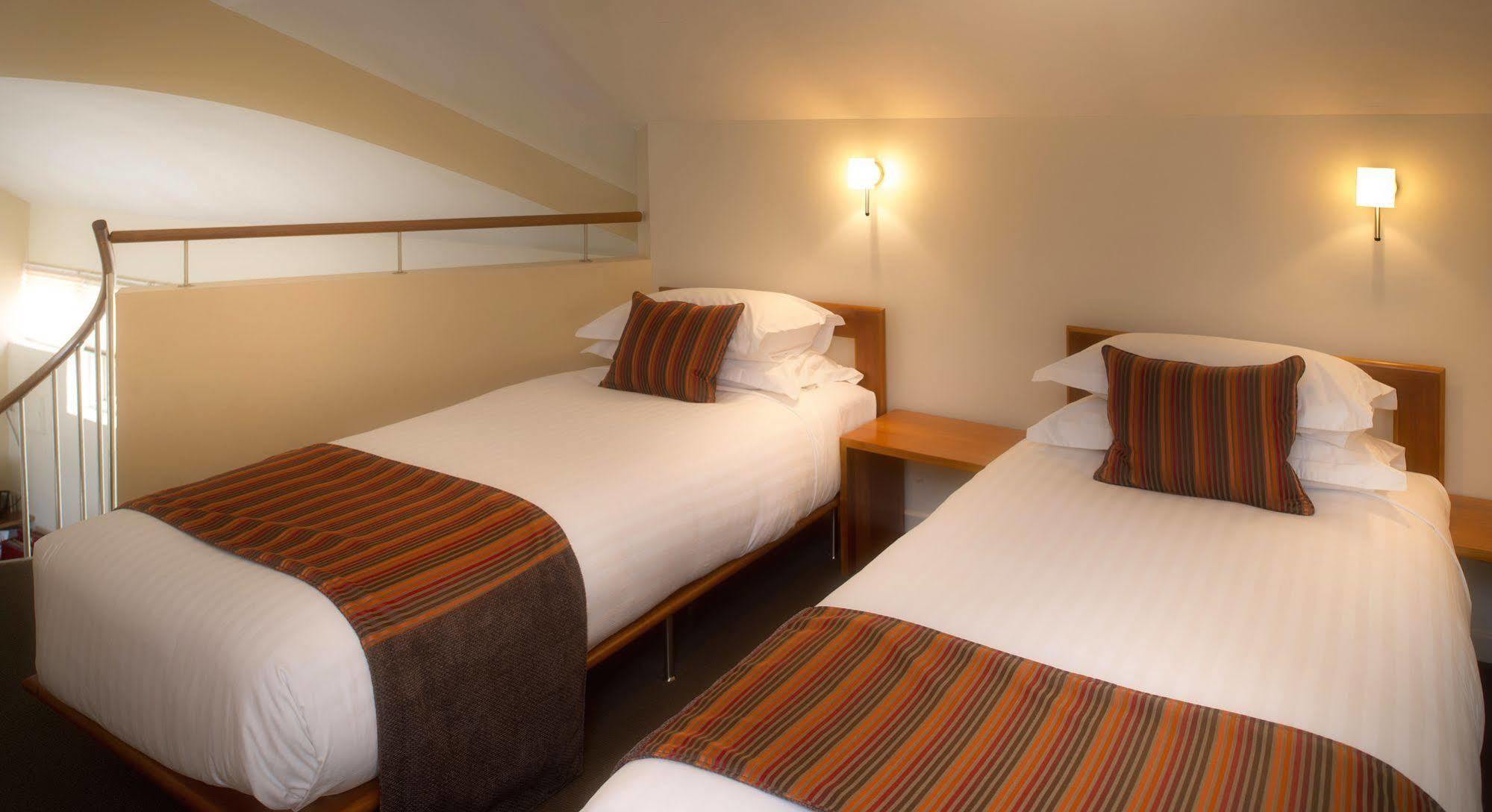 Twofourtwo Boutique Apartments Launceston Dış mekan fotoğraf