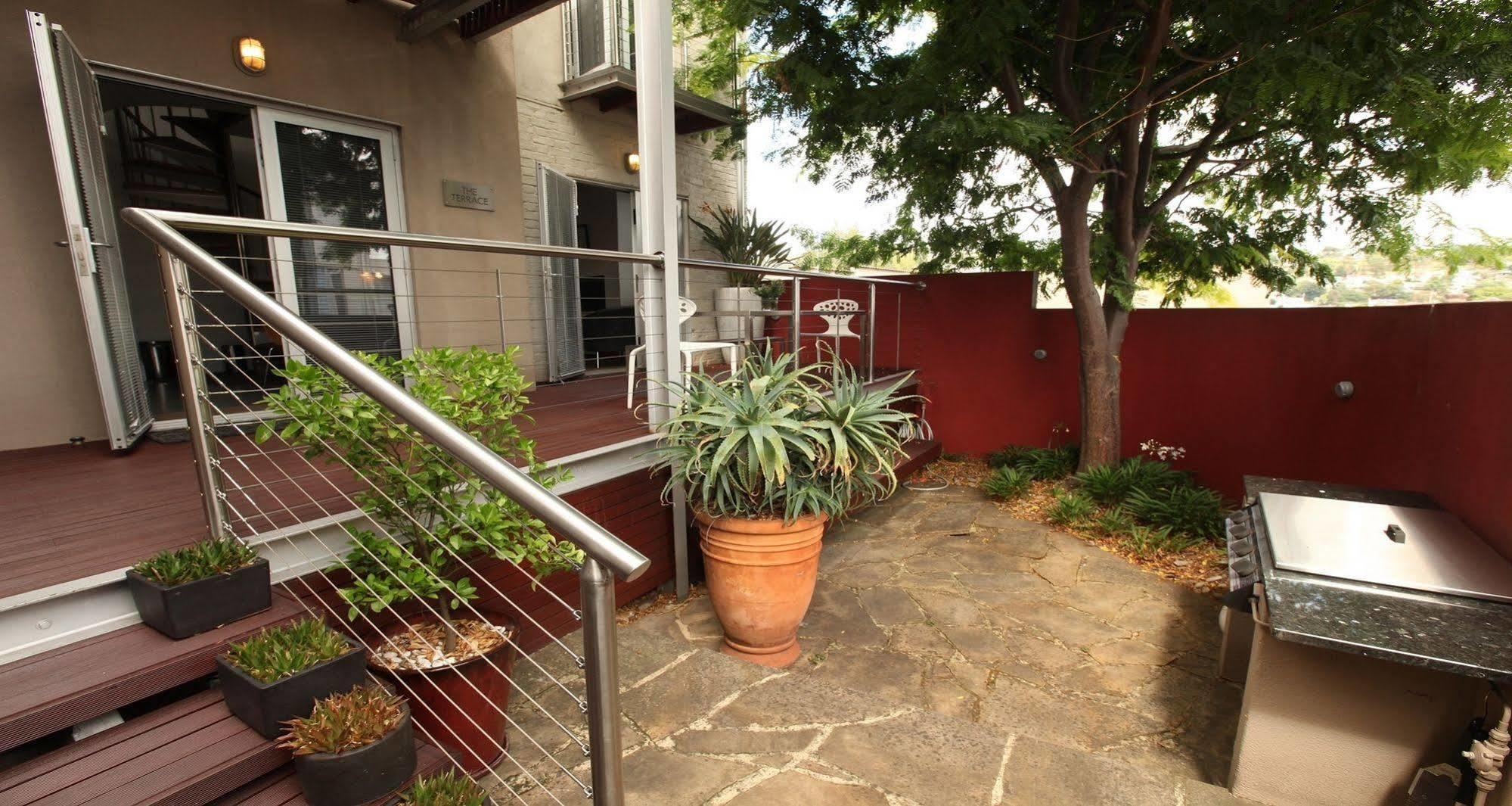Twofourtwo Boutique Apartments Launceston Dış mekan fotoğraf